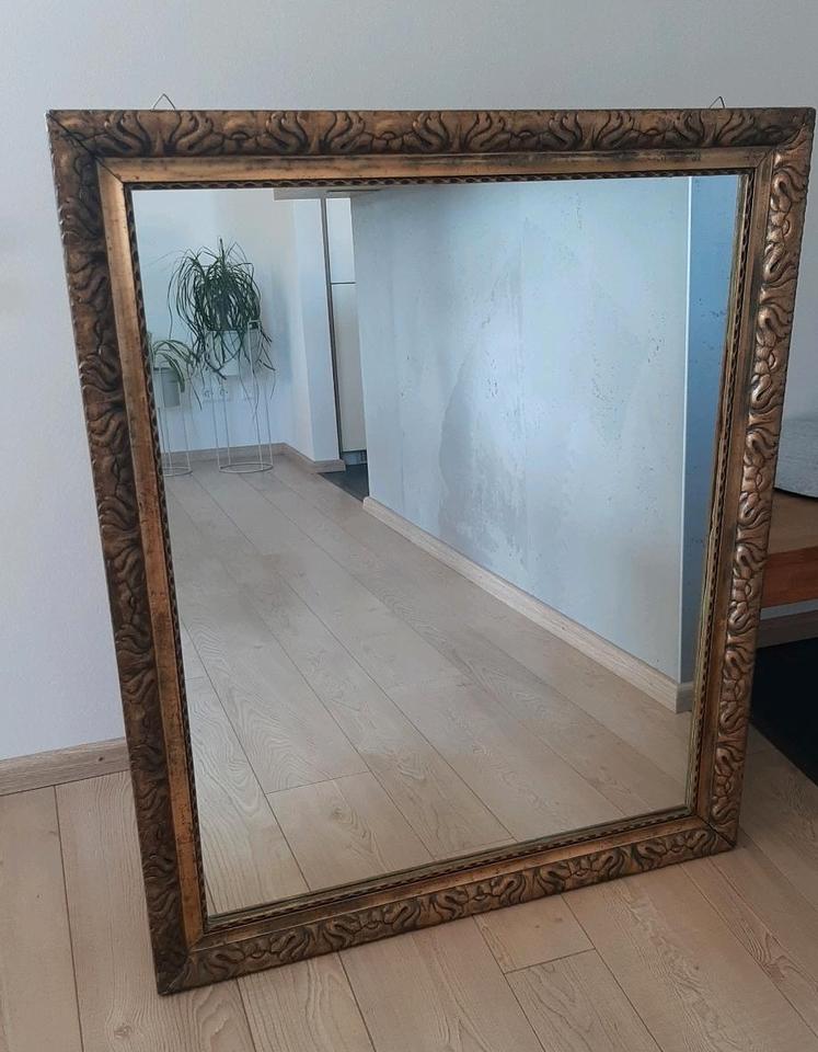 Großer Spiegel  Antik Vintage 101 x 84,5 cm / Wandspiegel gold in Sinzheim