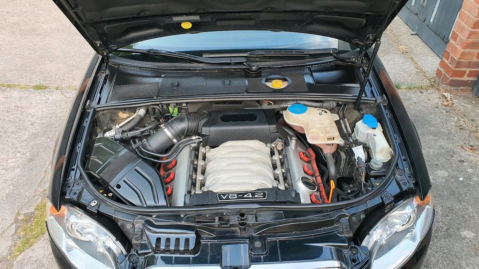 Audi S4  4.2L V8 (Motorproblem) in Trier