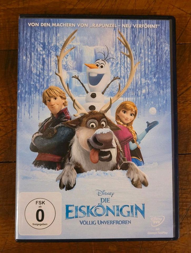 DVD Walt Disney Die Eiskönigin Tinkerbell sehr guter Zustand in Schönebeck (Elbe)