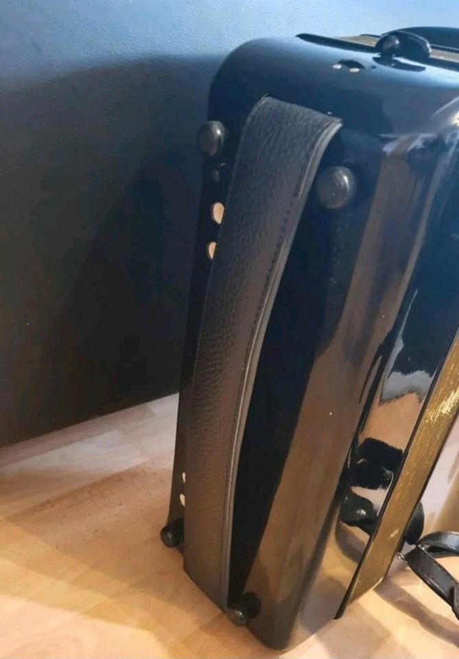 Akkordeon Hohner Lucia 4p 96 Bass in Eningen