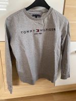 Tommy Hilfiger pullover sweatshirt grau 152 neuwertig Stuttgart - Mühlhausen Vorschau