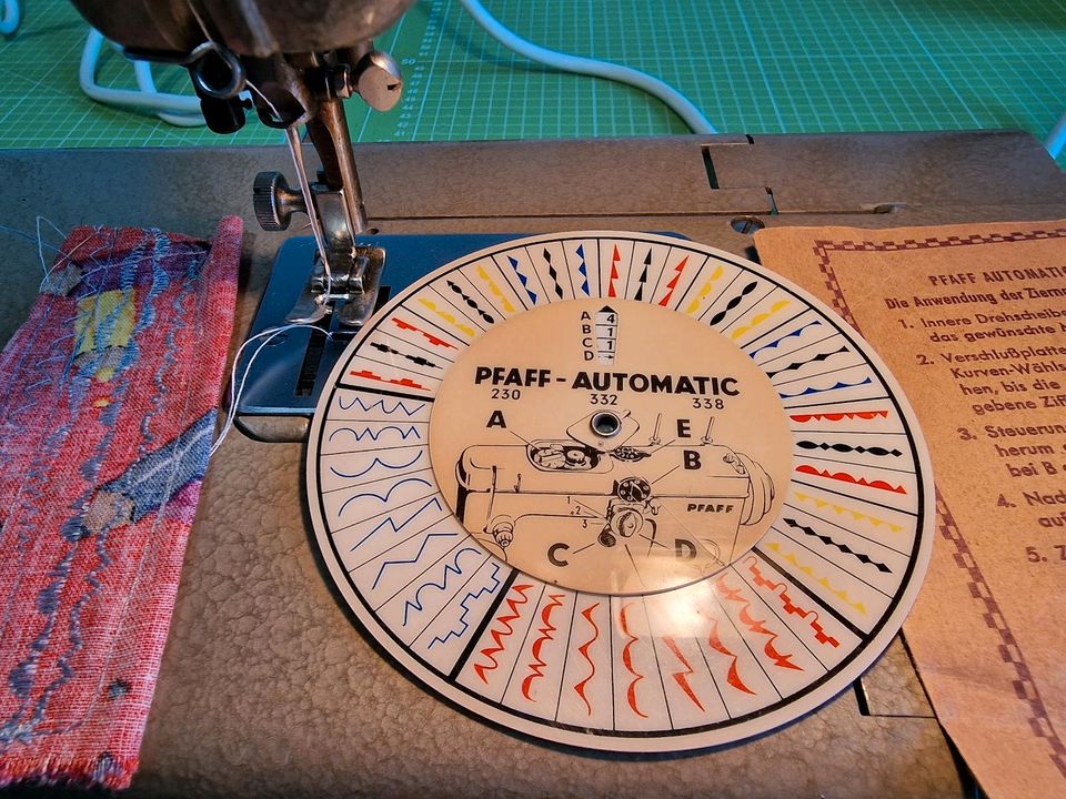 Pfaff 332 Automatic, Nähmaschine in Zossen