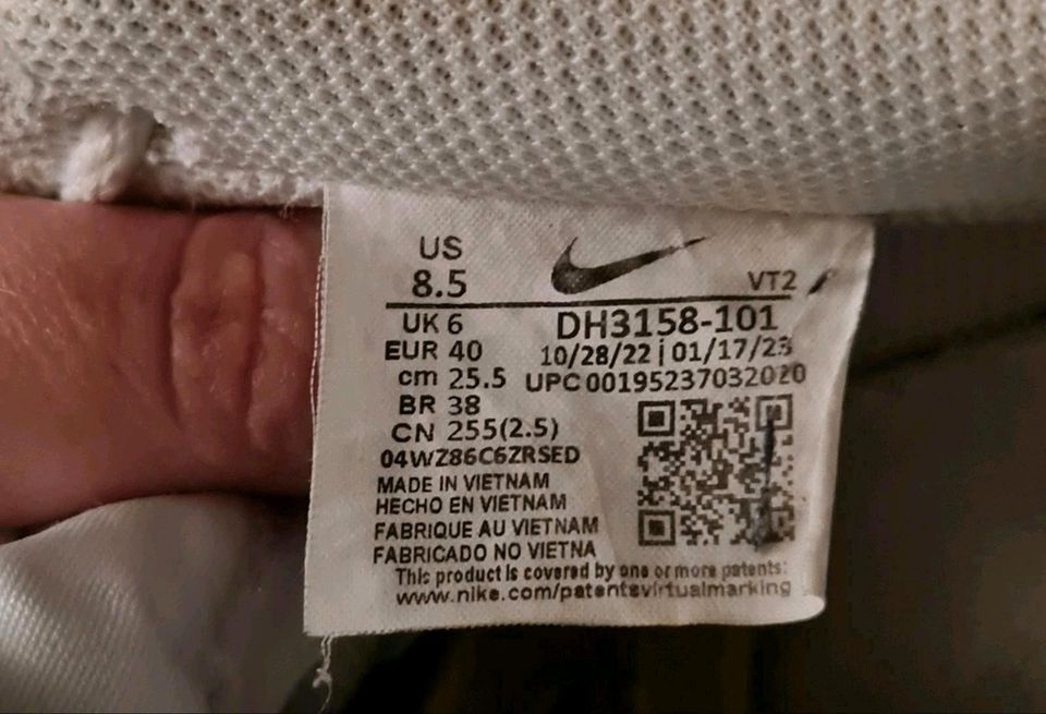 Nike-Sneaker in sehr gutem Zustand in Fischbachau