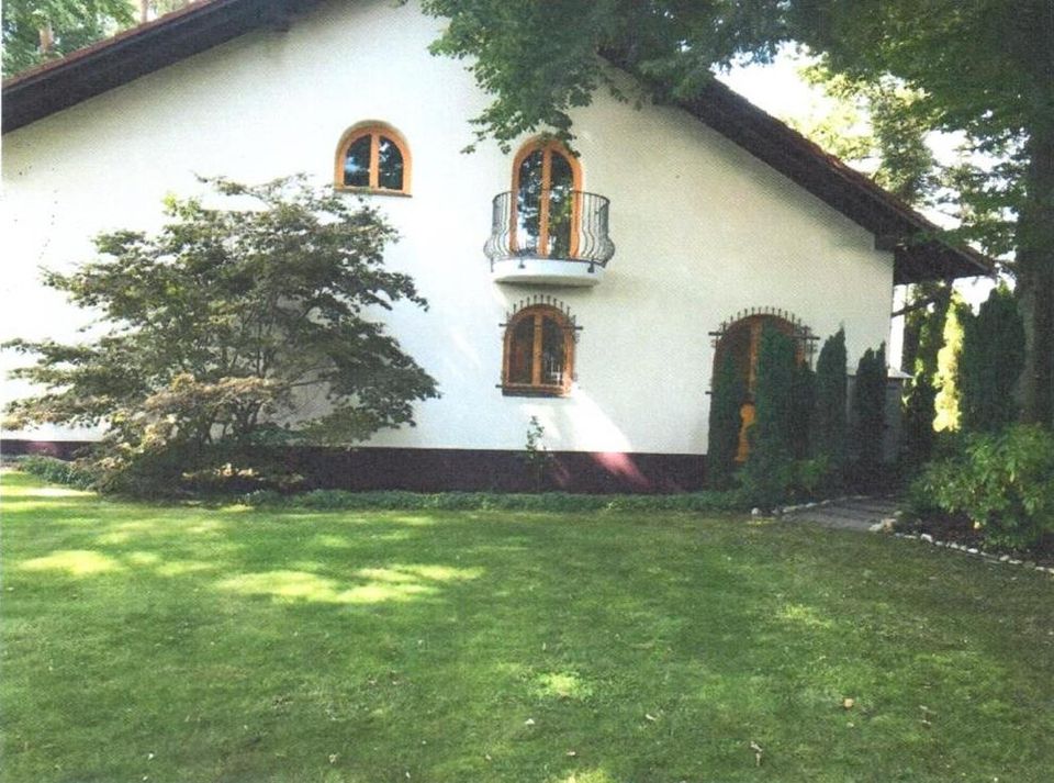 Wunderschönes Haus mit Schwimmbad und Sauna in Baldham