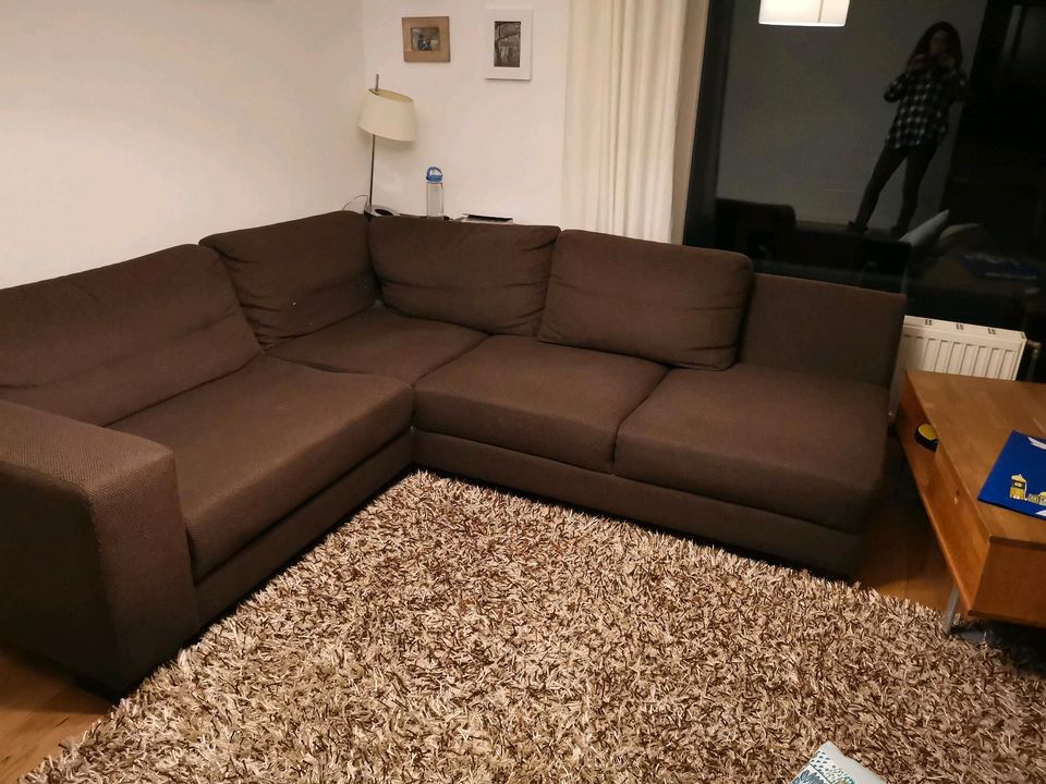 Zwei braune Sofas zu Verschenken: ein L-Sofa und ein 1-1/2-Sitzer in Köln