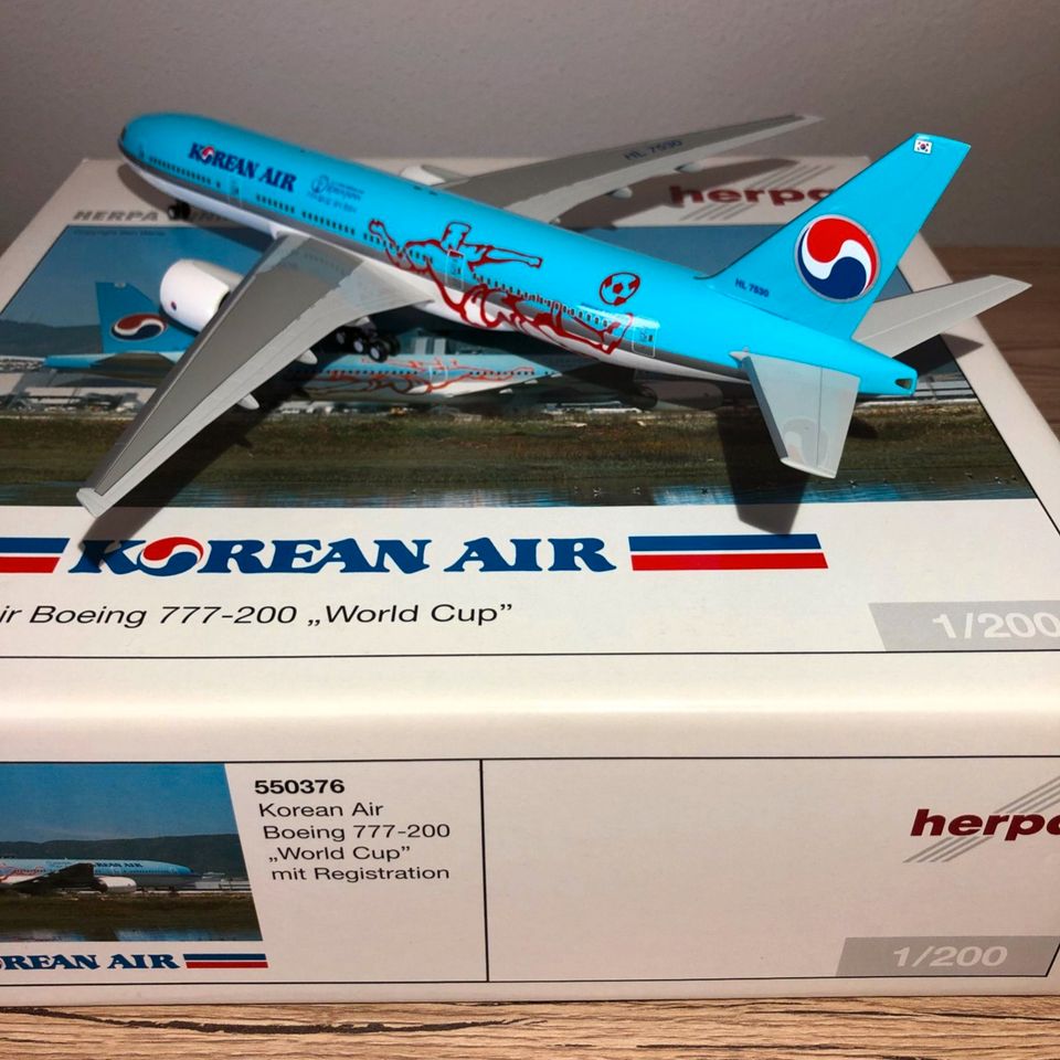Herpa 550376 HL7530 Boeing 777-200 Korean FIFA Wolrd Cup 1:200