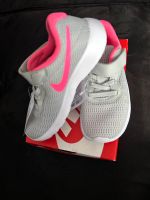 Nike Schuhe Größe 28 , Turnschuhe * NEU* Nordrhein-Westfalen - Mülheim (Ruhr) Vorschau