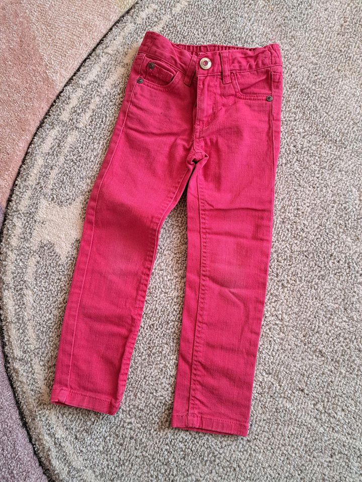 Bekleidungspaket Mädchen Größe 98/104 Hise Kleid Jeans Pullover in Hagenow