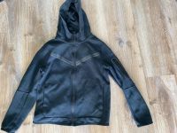 Nike Tech Fleece Hoddie Zipper Sweatjacke 152 schwarz Baden-Württemberg - Oberndorf am Neckar Vorschau