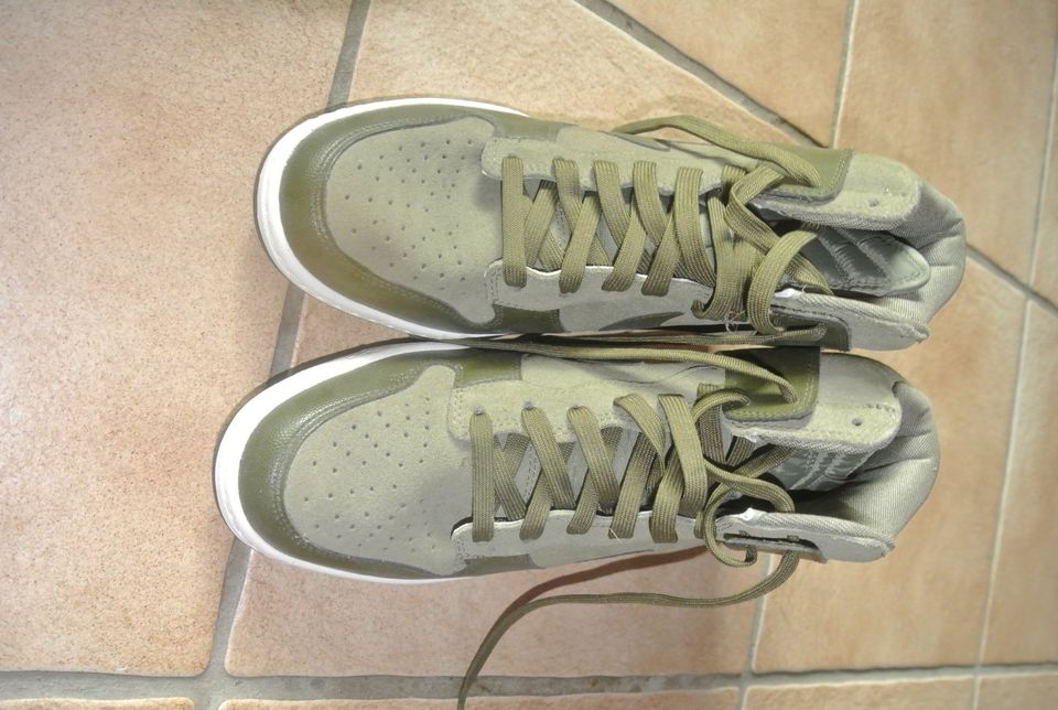 Nike Schuhe Gr.40-41 NEU Stiefel,Boots,Sportschuhe,Sneaker,Sliper in Mendig
