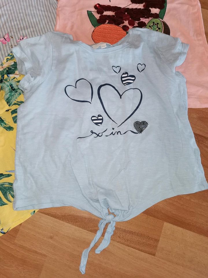 Mädchen Sommer Set 4x T Shirts Größe 128 134 in Gründau