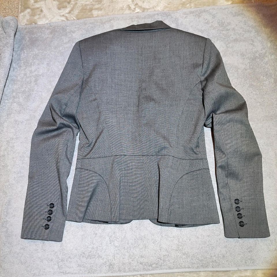 Blazer+Rock / Kostüm Gr. 34-38 ungetragen in Berlin