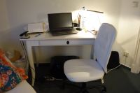 Süßer Ikea-Schreibtisch mit Stuhl weiß Berlin - Charlottenburg Vorschau