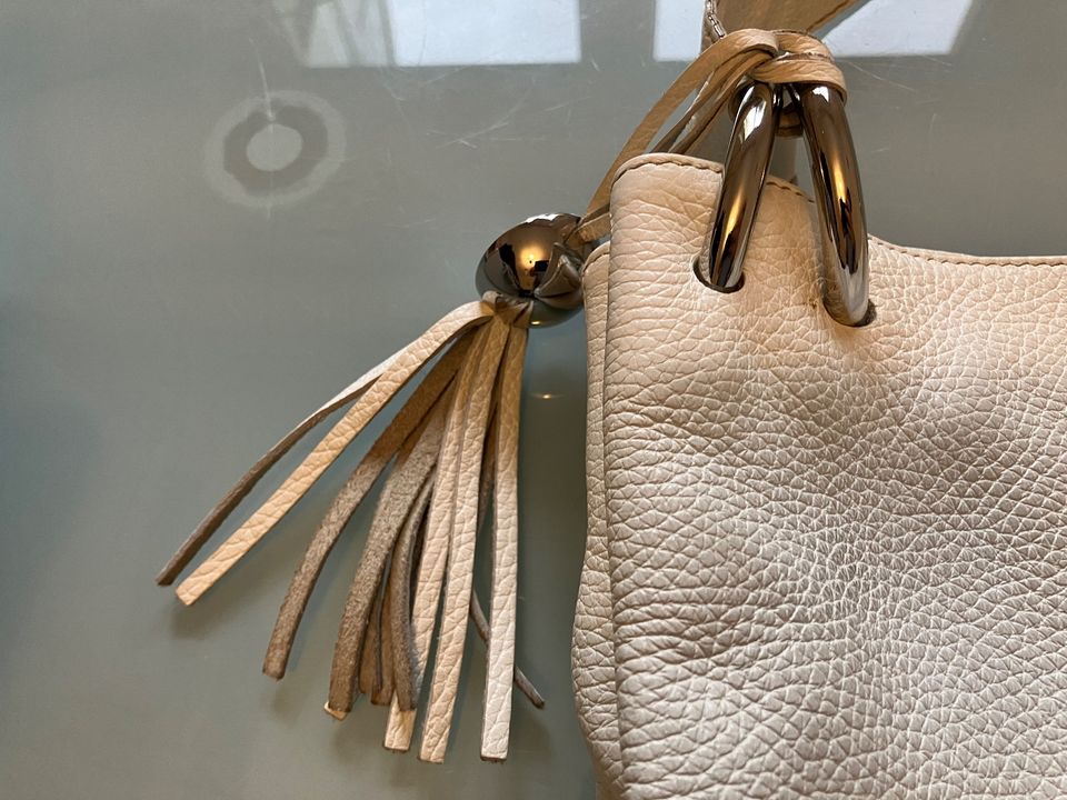 FURLA, elegante Da-Hand-/ Schultertasche / Chopper, weißes  Leder in Potsdam