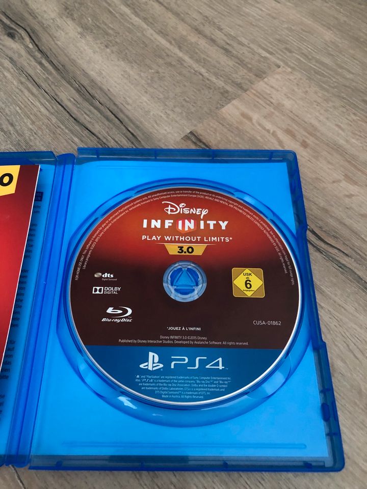 Disney infinity ps4 mit , 3 Figuren Sets . in Wirsberg