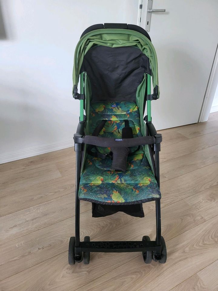 Buggy - Kinderwagen von Chicco in Hamburg