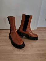 Zara Boots Stiefel Chunky Plateau Leder Braun schwarz Damen 37 Hessen - Ebsdorfergrund Vorschau