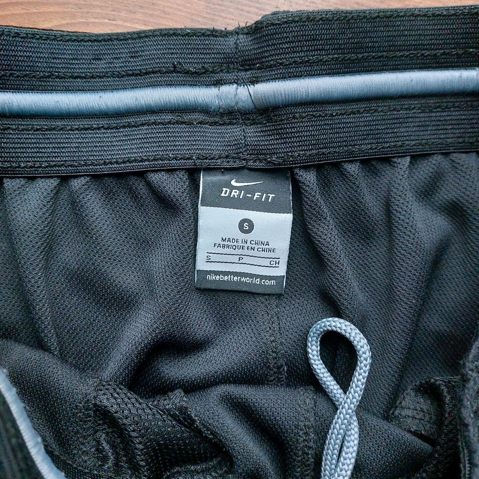 NIKE Sporthose Hose schwarz Dri-Fit Gr. S in Köln