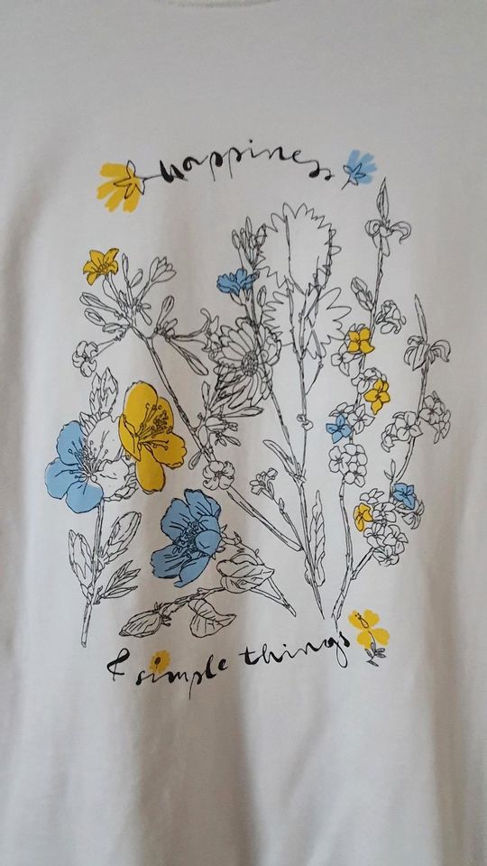 Shirt mit Blumenmotiv   Gr.40/42 in Strahlungen