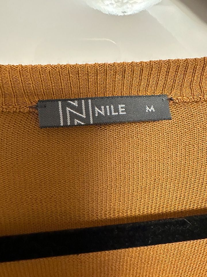 Nile Strickjacke braun zimt Gr. M Neu in Köln