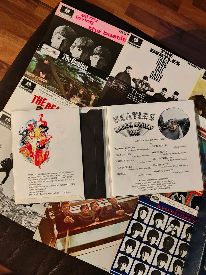 The Beatles Schallplatten vinyl EP collection mit 2 Magazine in München