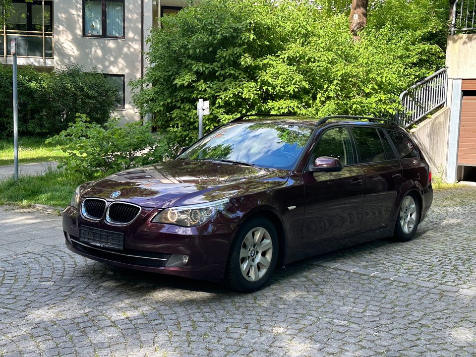 BMW 520d Touring Edition Exclusive - Heau-Up|Navi Prof in München
