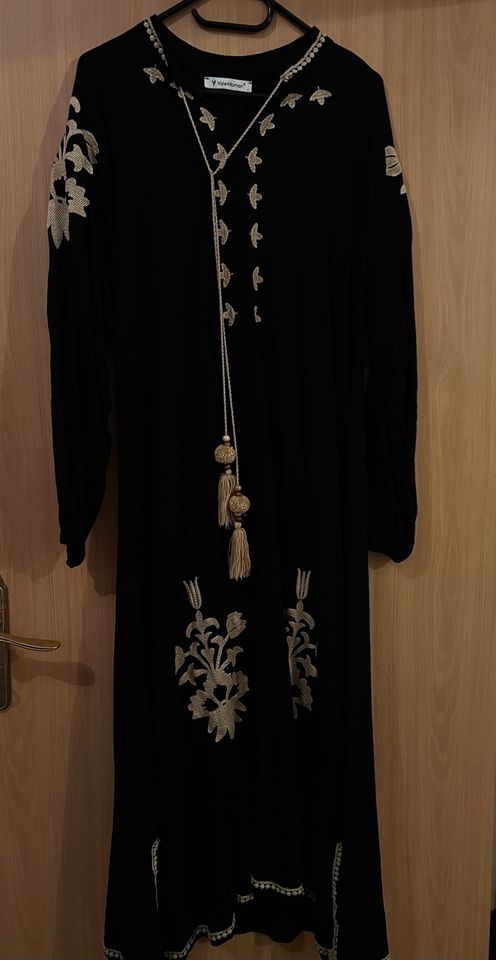 Schwarzes kleid mit beig muster, siyah elbise in Hannover