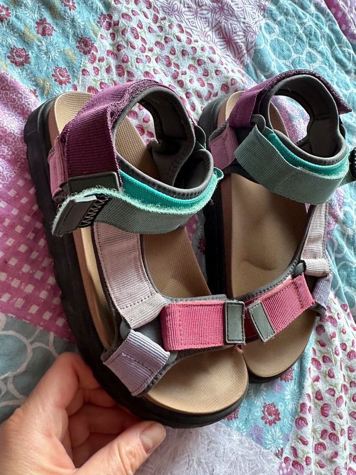 Zara sandalen gr 35 in Rostock