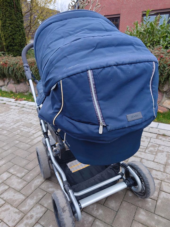 Emmaljunga Kinderwagen Babyschale und Sportsitz + Zubehör in Altenholz