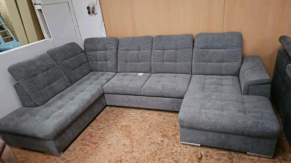 Wohnlandschaft, Sofa U Form mit schlaffunktion und Bettkasten ink in Münzenberg