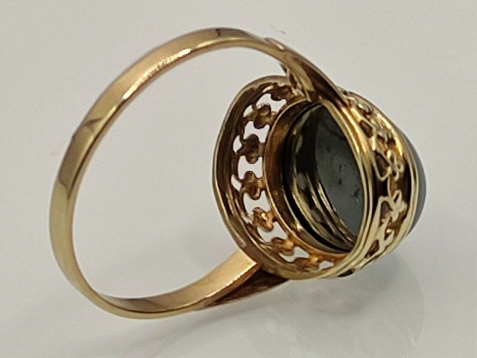 Antiker Jugendstil Ring 333 Gold mit Hämatit Cabochon in Reinstorf