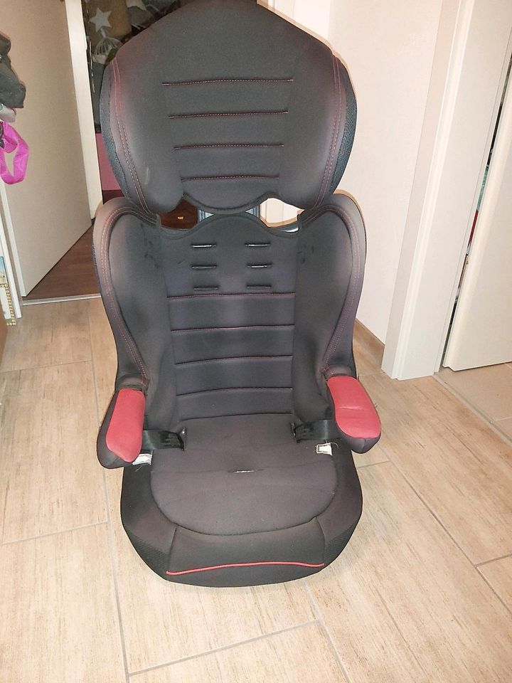 Kindersitz mit Isofix in Gomaringen