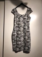 Graues Camouflage Bodycon Kleid von C&A Gr. XS Bayern - Buttenwiesen Vorschau