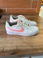 Nike Sneaker Gr 38 Mecklenburg-Strelitz - Landkreis - Neustrelitz Vorschau