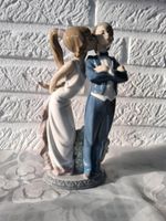 Lladro Porzellanfigur 5555,Spanien,21 cm,Mädchen küsst Junge auf Duisburg - Walsum Vorschau