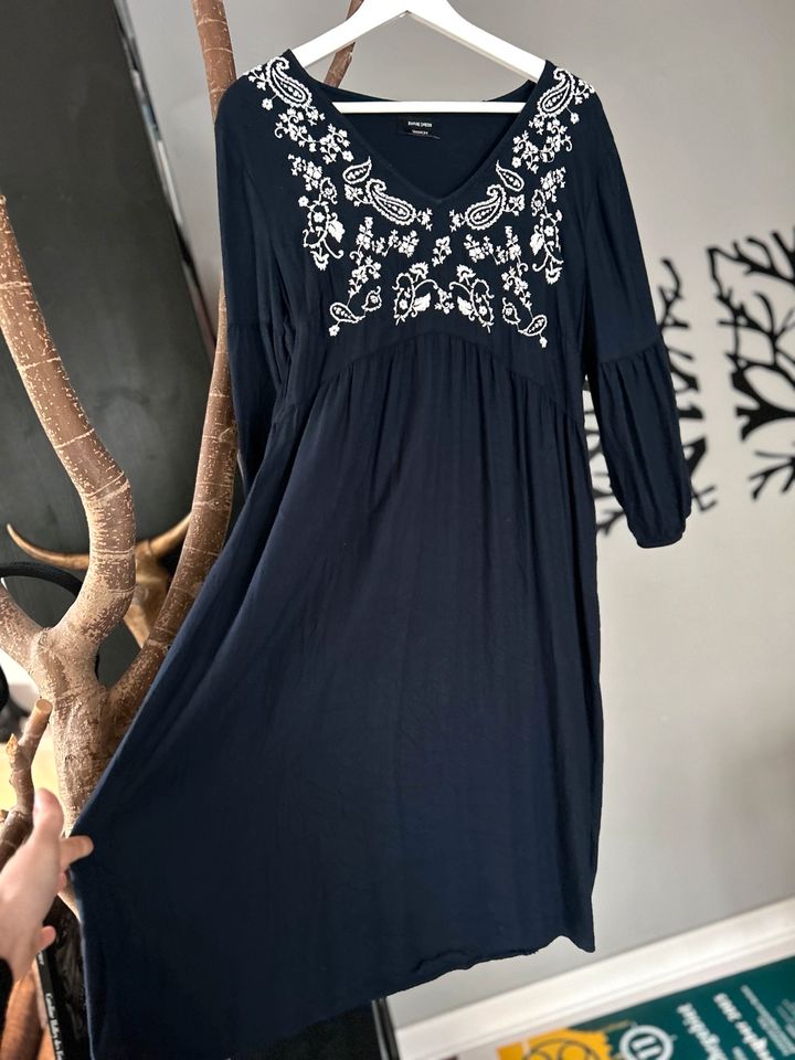 Empire-Kleid JESSICA L/XL Navy Dunkelblau Stickerei Hängerchen in Dortmund