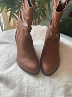 Bonprix Cowboy Stiefeletten Größe 41 UNGETRAGEN Niedersachsen - Leer (Ostfriesland) Vorschau