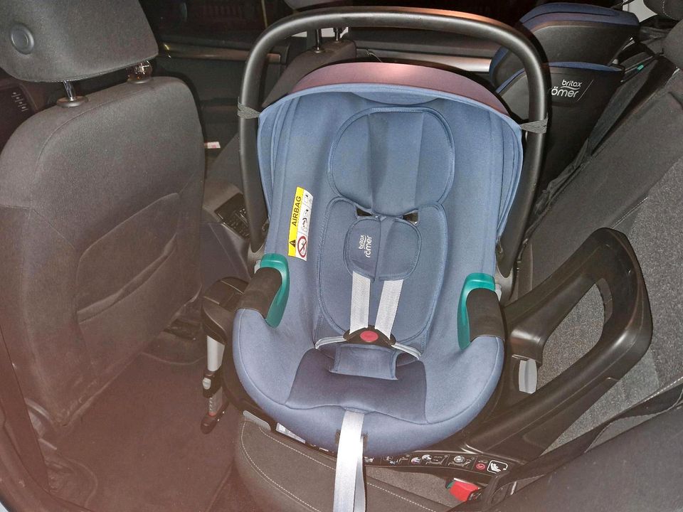 Flex BASE isense Isofix-Halterung mit Stützfuß in Freiberg