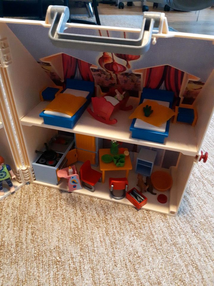 Playmobil Puppenhaus in Halfing