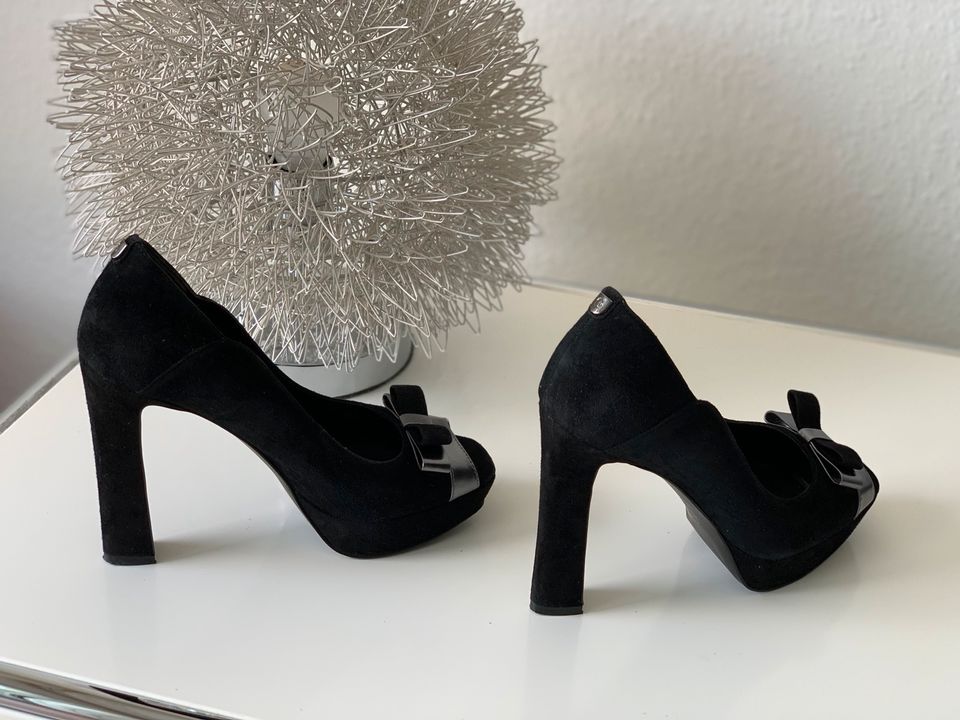 Exklusive Pumps/Peeptoes von Guess, Gr. 38 in Duisburg