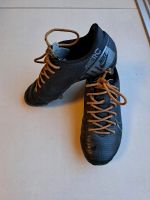 Nike Fußballschuhe mit Stollen Gr. 33 Rheinland-Pfalz - Oberfell Vorschau