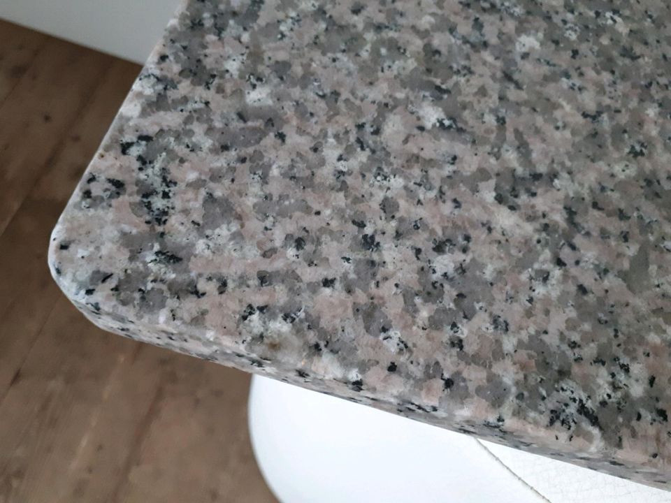 Arbeitsplatte Granit/Schneideplatte aus Granit in Freiburg im Breisgau