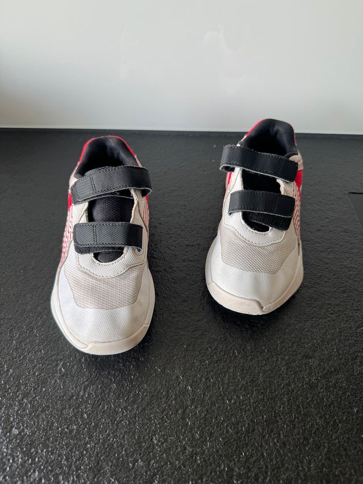 Puma Kinder Turnschuhe, Sneaker, Sportschuhe, Gr 34, Weiss in Düsseldorf