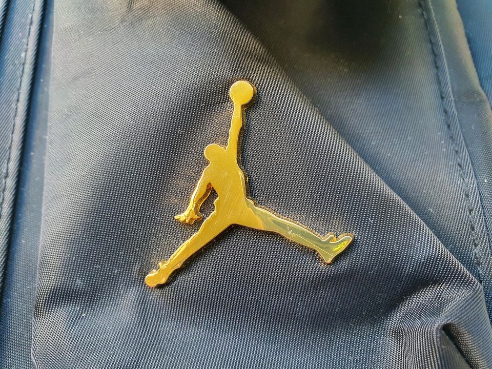 Air Jordan Brusttasche / Bauchtasche in Regensburg