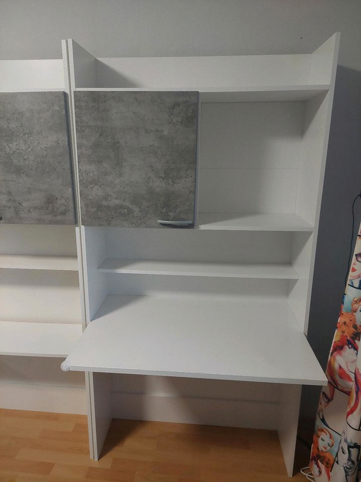 Jugendbett mit Schreibtisch/schrank in Iserlohn