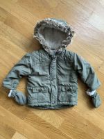 Winterjacke mit Fäustlingen 80 oliv Düsseldorf - Eller Vorschau