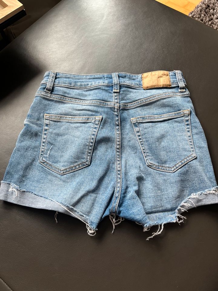 Short H&M Blau 34 in Mettlach