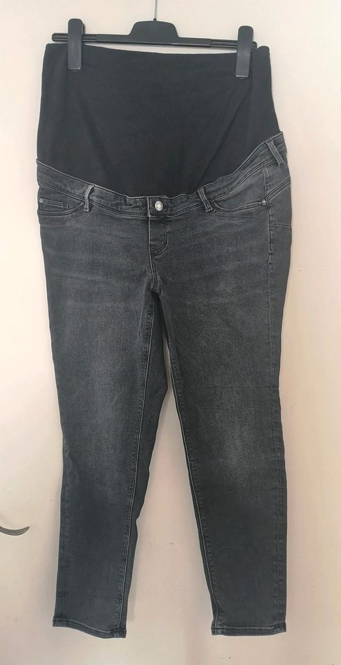 H&M Umstands Jeans Gr. L in Overath