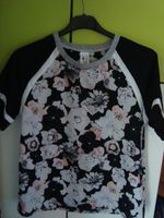 Shirt mit Blütenmuster schwarz/weiß/rosa Größe 146 Baden-Württemberg - Neuenstadt Vorschau