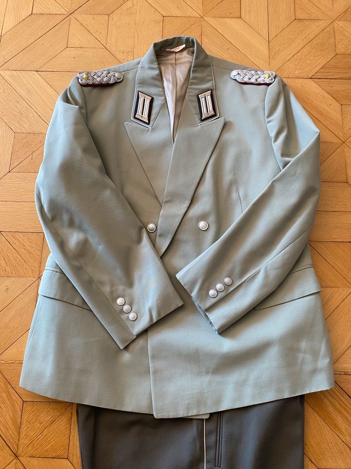 Original DDR Landstreitkräfte Gala-Uniform in Dresden